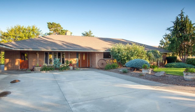 Riverfront Ranch House in Wine Country in Prosser