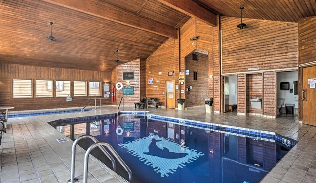 Riverside Wisconsin Dells Condo and Pool Access in Wisconsin Dells