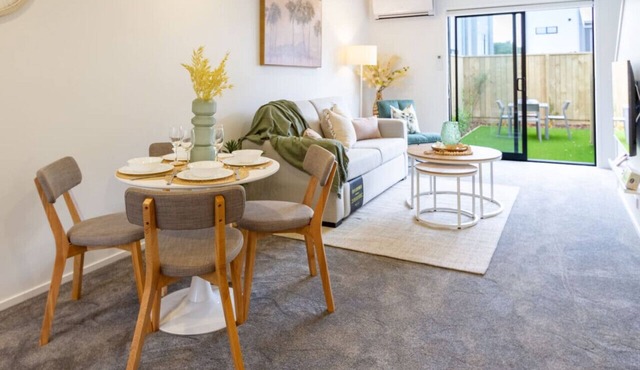 Sanctuary close to the beach w/Sofa Bed in Christchurch