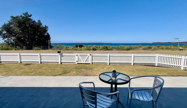 Sandy Shores Vincentia by Book Jervis Bay - Across the Road from the Beach! The Perfect Escape in Vincentia