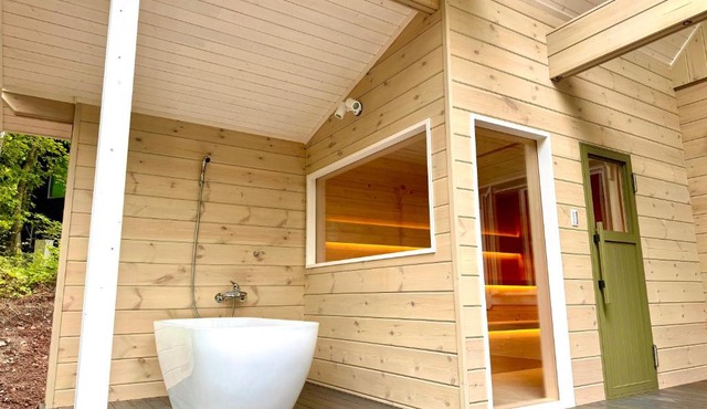 Second House kukka