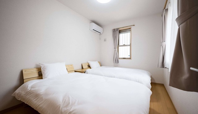 Shin-Koiwa [13 minutes by train to Tokyo Station] 6 beds and a full range of amenities! Exclusive Use of the Entire Building/A Comfortable Stay in a 3-Bedroom, Living Room, and Kitchen Unit