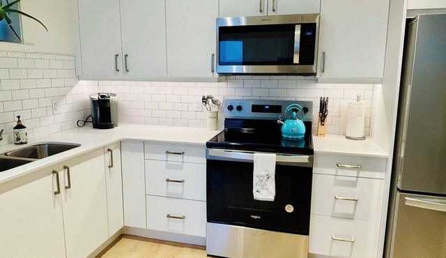 Sidney Sunset Suites! Winter long stay welcome! in Sidney