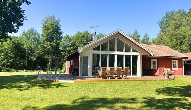 Skogshem – Exclusive Lakefront Holiday Home in Småland with Raft & Boat in Vissefjärda