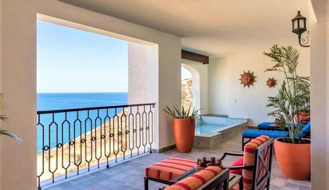 Spacious 3 Bedroom with Plunge Pool in Cabo in Cabo San Lucas
