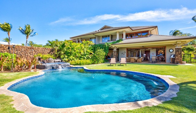 Spacious Resort Townhome with Ocean Views & Private Pool in Kamuela