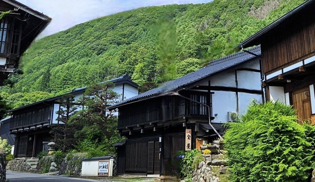 Stay at a historic inn in Wada-juku on the Nakasendo Trail from the Edo period, cross Wada Pass on the Samurai Road, and enjoy a smart, digital journey through Edo.