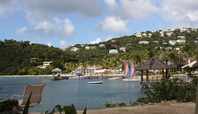 String of Pearls Cozy Romantic Beach Front 1bedroom- Last Minute Discount! Ask! in Chocolate Hole