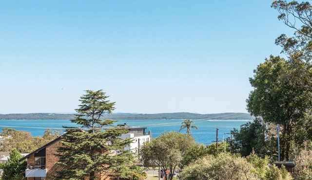 The Commodore, 23,9-11 Donald Street - Delightful unit with gorgeous water views, air con and wi-fi in Nelson Bay