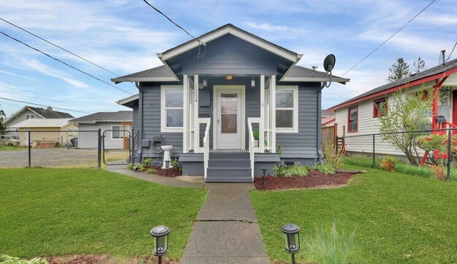 This home is only available as a monthly rental in Enumclaw