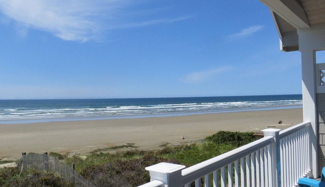Traxlers Surfside Cottage-Beachfront Bliss Awaits in Florence