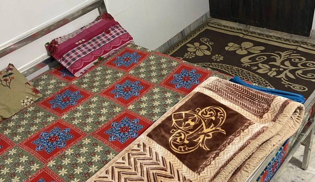 Usethis space to grab a guest'stoattractions or suitability(like family-friendly in Vrindavan