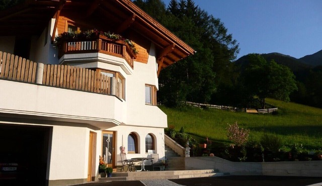 Vacation apartment ""Span"" on the sunny and quiet outskirts of the forest in Tirol