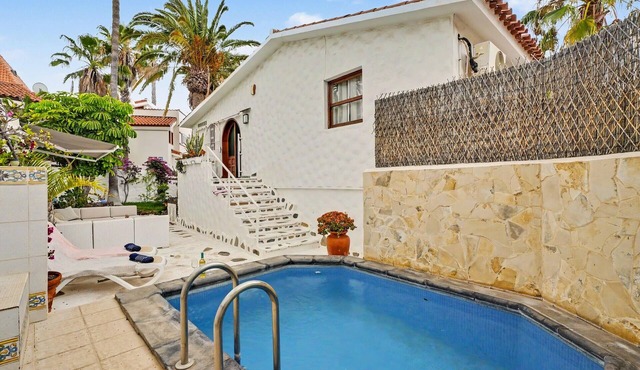 Vacation Home 'Private Pool and Ocean Views' with Sea View, Shared Pool and Wi-Fi in Chayofa