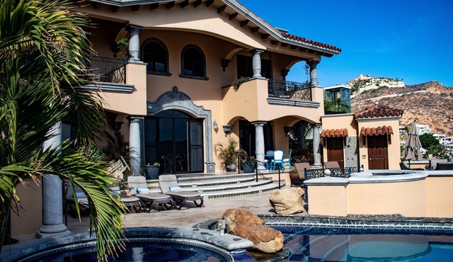 Villa Beltramo- Captivating Views, Moments From Downtown, Luxury Paradise in Cabo San Lucas