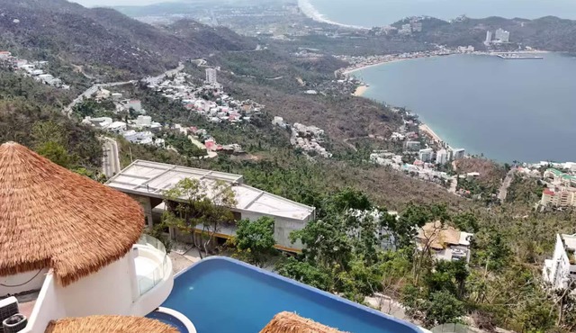 VILLA MAUI, CAPACIDAD 20 PERSONAS, EXCLUSIVO! in Acapulco