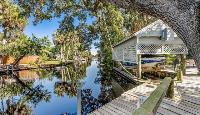 WATERFRONT Kayakers Dream nature lover cottage in Ormond Beach