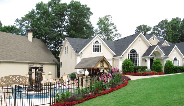 Waterfront Luxury: Refresh Your Spirit w/Your Own Oasis In the Midst of It All in Buford
