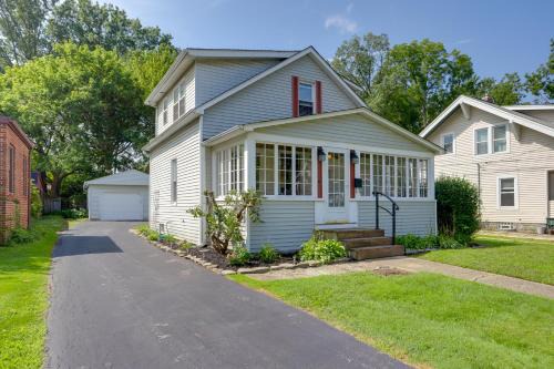Welcoming Willoughby Home: 1 Mi to Historic Dtwn in Willoughby