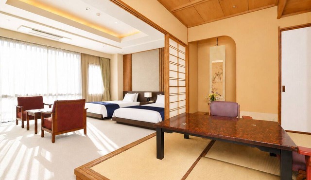 Yamashiro Onsen Miyabi no Yado Kaga Hyakumangoku