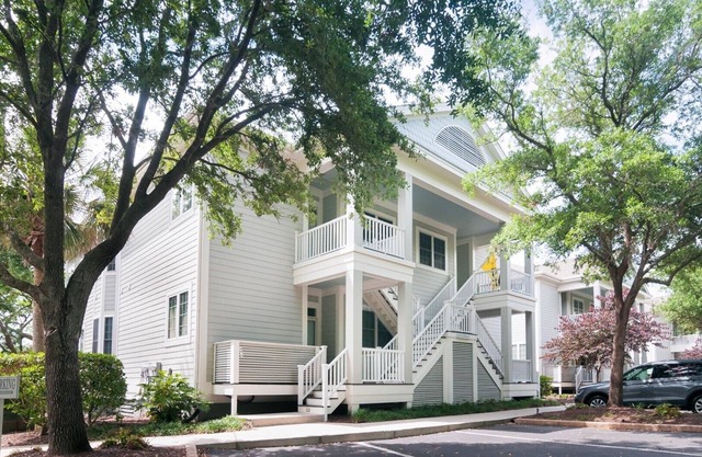 Creek Front Beach Condo, Updated, Creek View, Pool Steps Away, Easy Beach Access in Pawleys Island