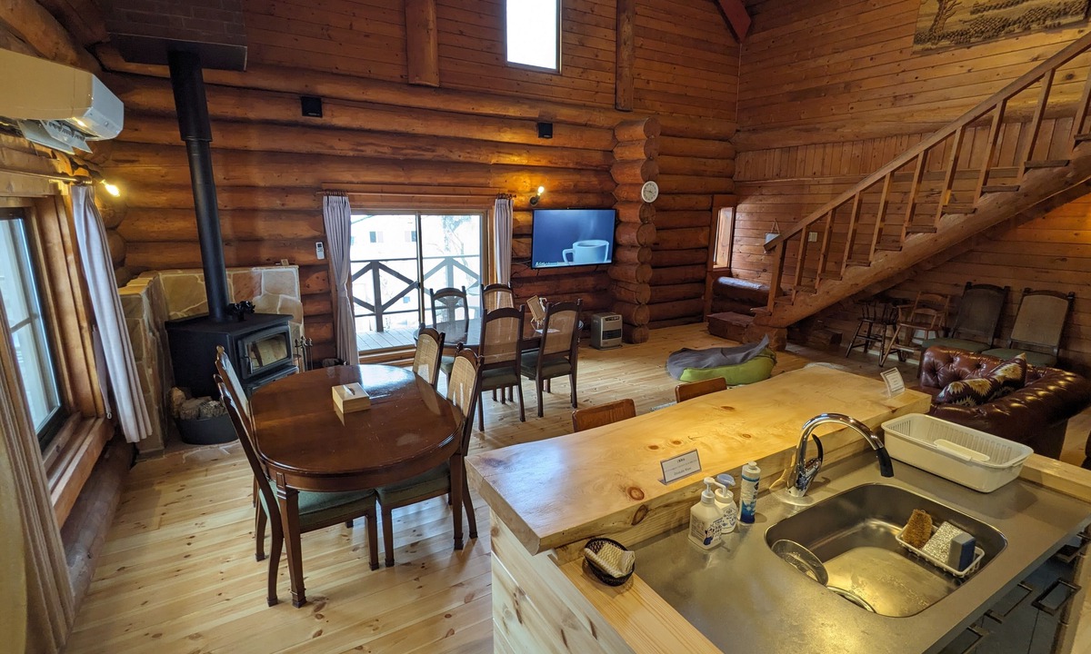 Yamanakako Villa | Log cabin rental & Finland Sauna Step House