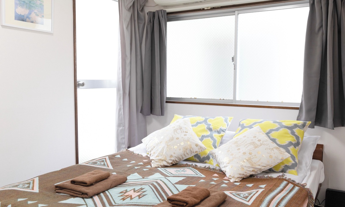 Nishi-Shinjuku Apartment | 5 min. walk from Nishi-Shinjuku 5-chome Station & Table bed & 20 sq.m. with veranda