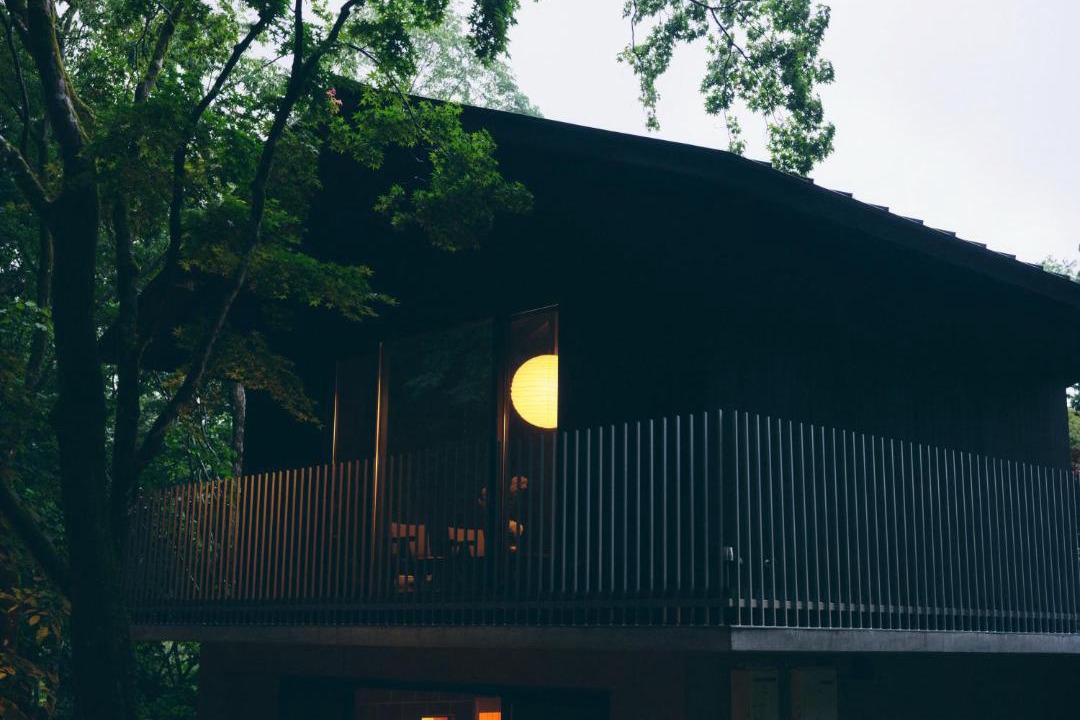 Hakone Villa | KAKOI雨音-AMANE- 森に浮かぶ120平米のvilla