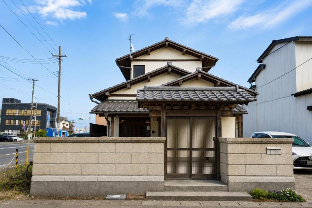 Hitachinaka Apartment | ゲストハウスなかみなみ Guest House Nakaminami Entire House for 8 guest near Hitachi Seaside Park and Nakaminato Fish Market with 4 Parking