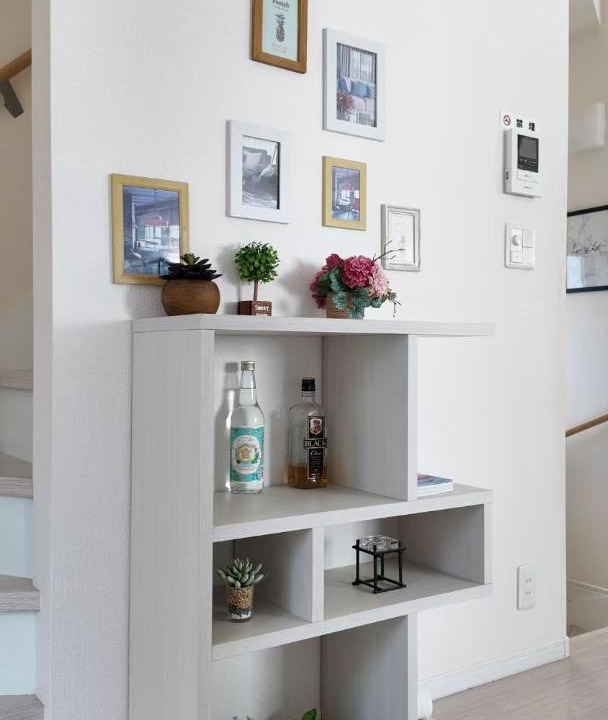 Nakakasai Apartment | First sight hut house