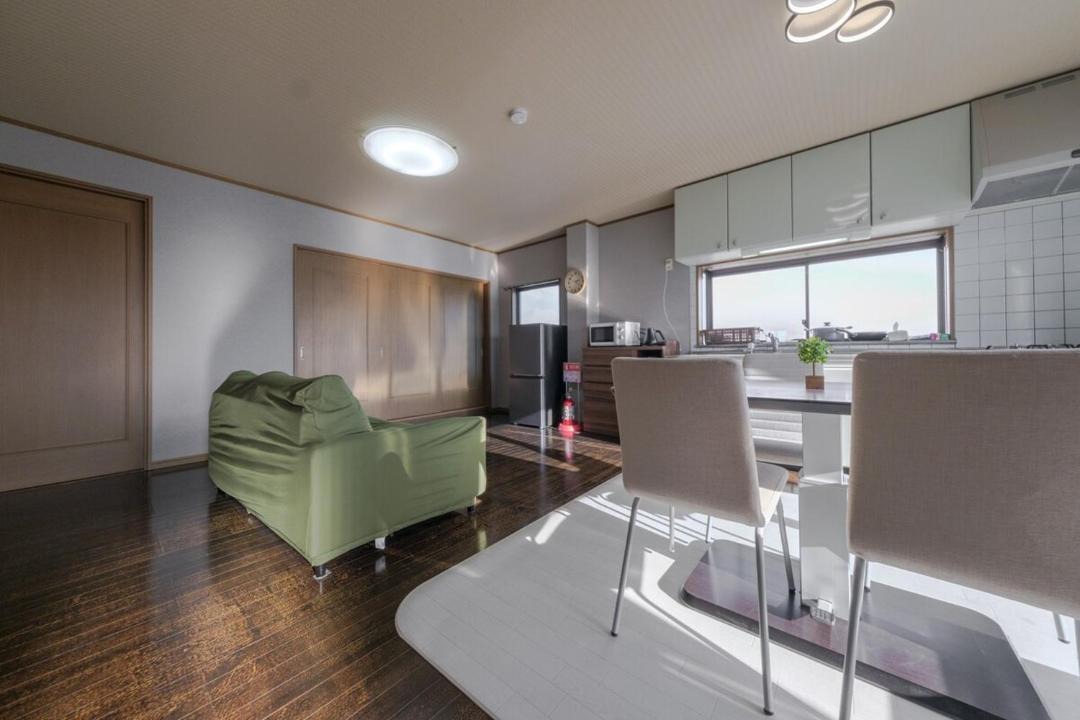 Kasukabe Apartment | 65m2 Free parking Modern Japanese style Toys for kids Great sunlight Kids can relax