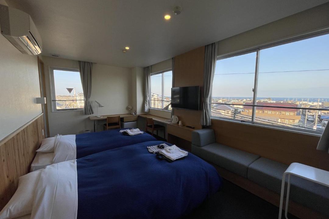 Hitachi Hotel | Hitachi Hotel Crane