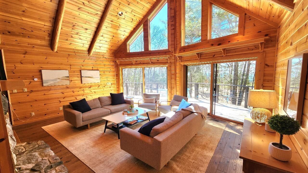 Photo of Livingroom in Harbor Springs
