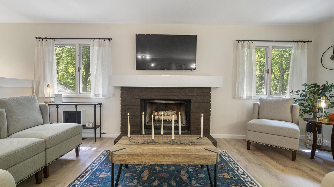 Photo of Livingroom in Birchwood Farms