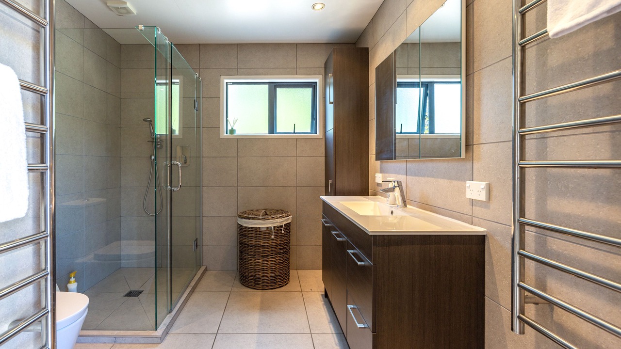 Photo of Bathroom in Onetangi