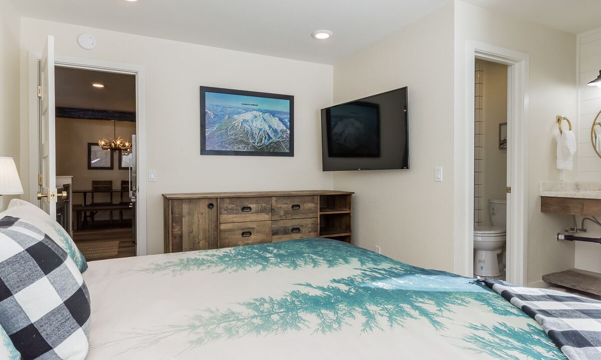 Photo of Bedroom in Mammoth Lakes