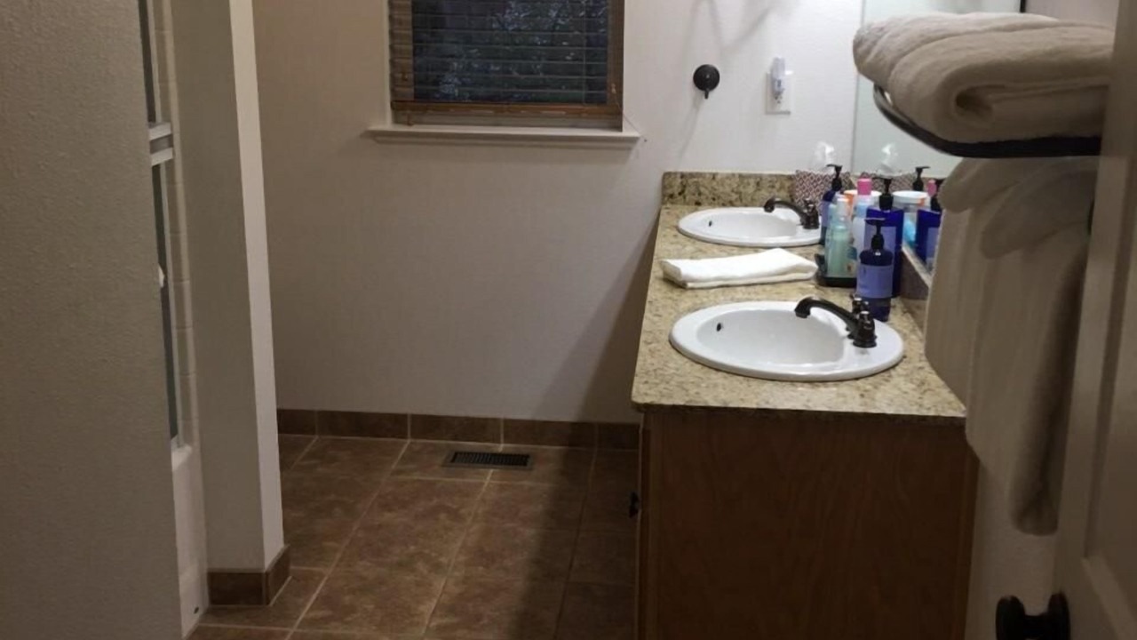 Photo of Bathroom in Yosemite West