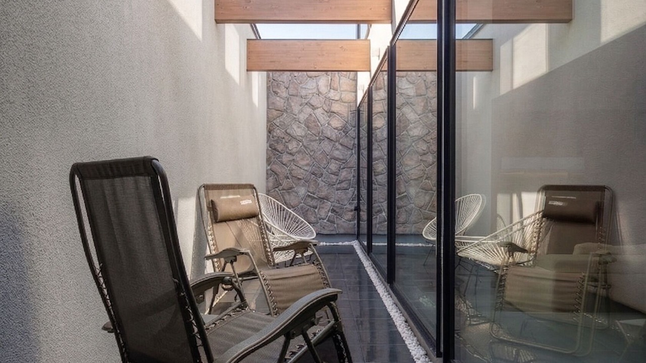 Photo of Patio Balcony in Higashi