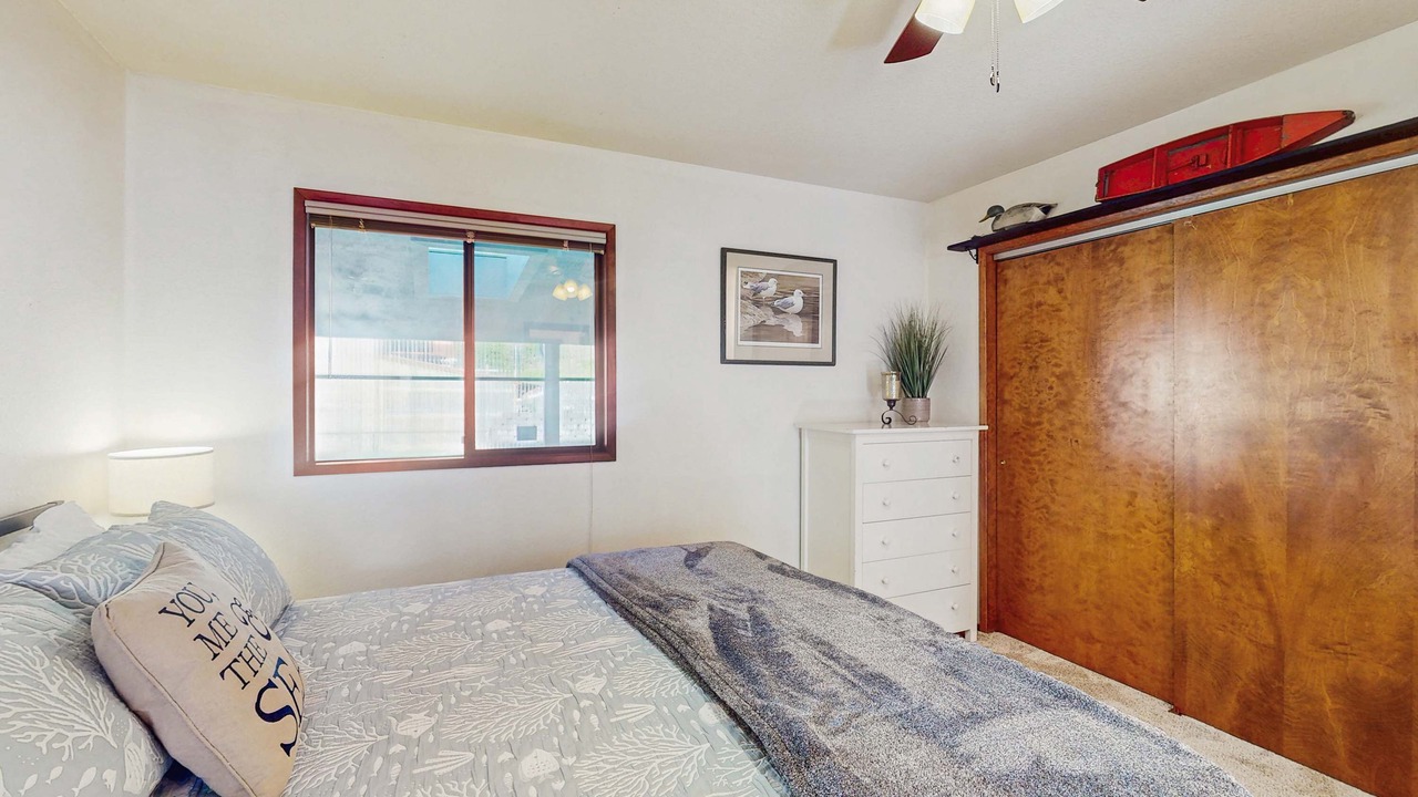 Photo of Bedroom in Winchester Bay