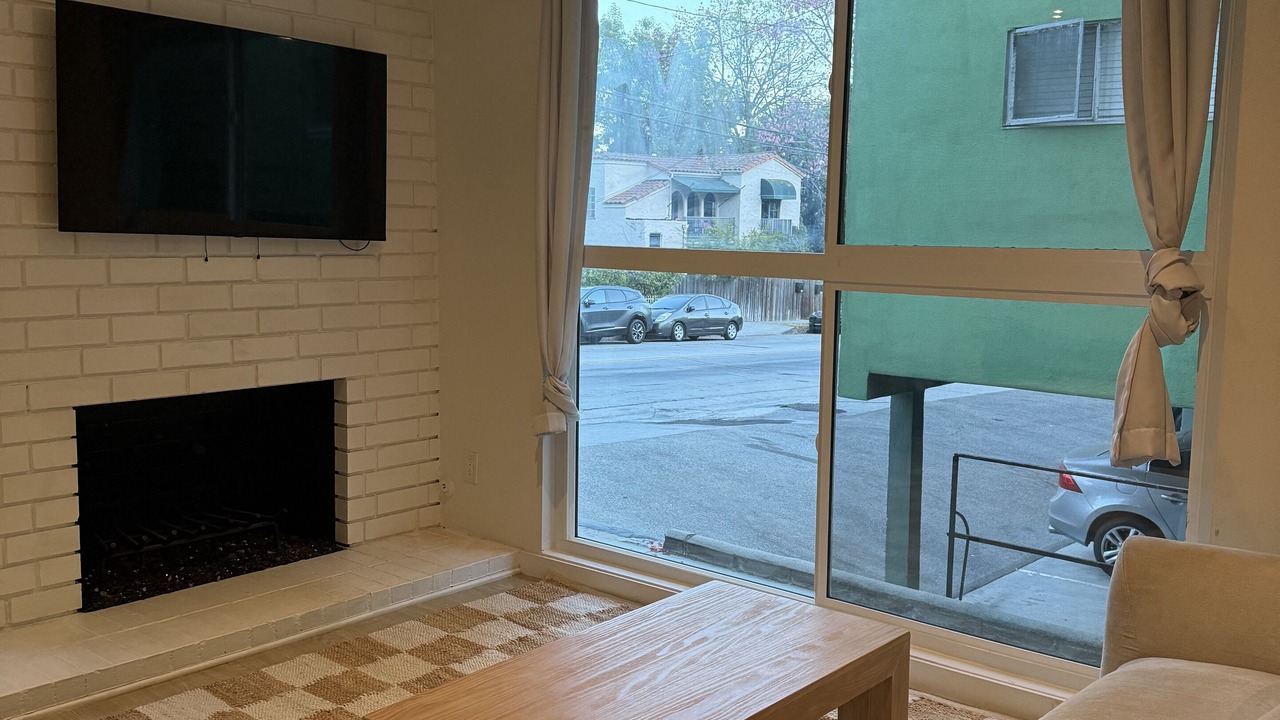 Photo of Livingroom in Beachwood Canyon