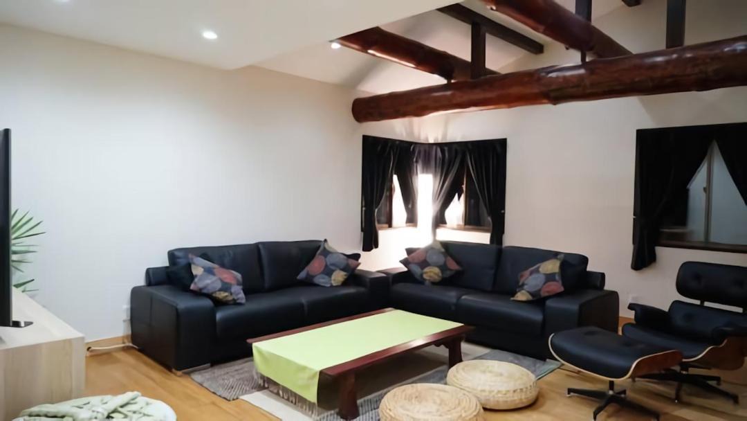 Photo of Livingroom in Echo Land