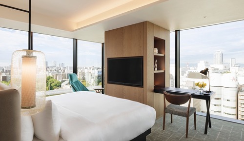 Suite, 1 King Bed, Balcony, Garden View
