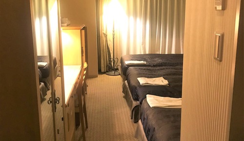 Triple Room, Smoking