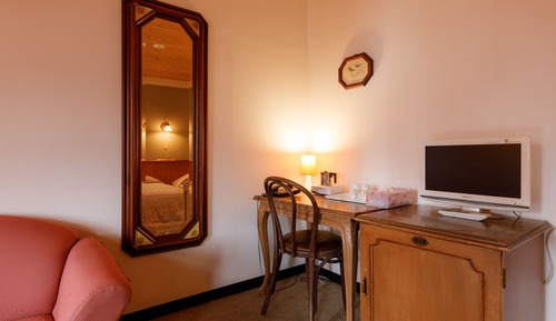Family Room up to 4 guests (Non-Smoking)