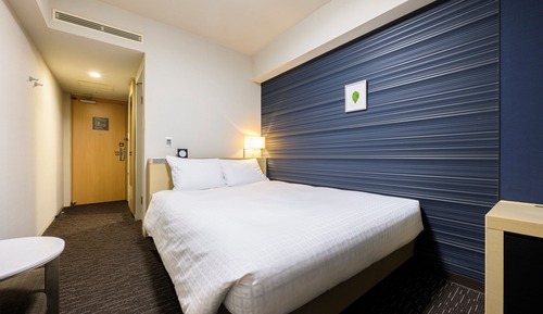 Double Room, Smoking