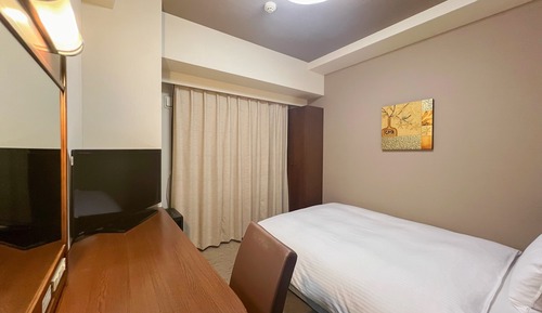 Single Room, Smoking