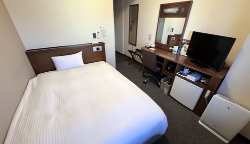 Single Room, Smoking (Only E-cigarettes allowed)