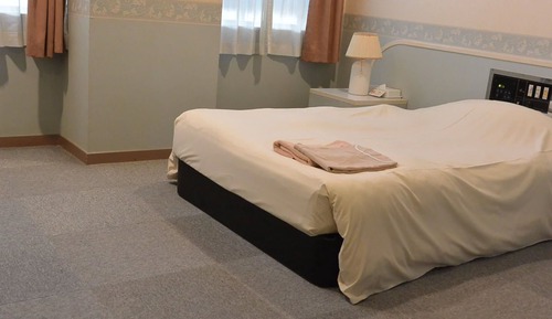Basic Single Room, Smoking