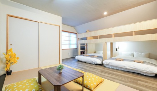 Family Apartment, Accessible Bathtub, Kitchen (402)