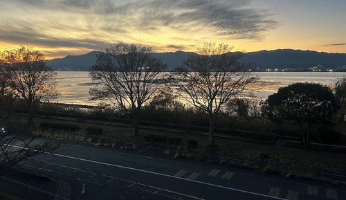 Room, Lake View